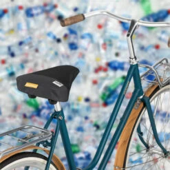 Couvre Selle Vélo Tissu Recyclé URBAN PROOF Noir Gris -Gazelle Velo Boutique couvre selle velo tissu recycle urban proof noir gris 2